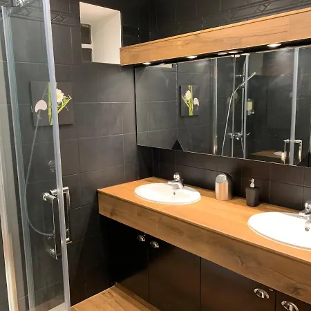 4p Modern & Secured Parking Apartment *