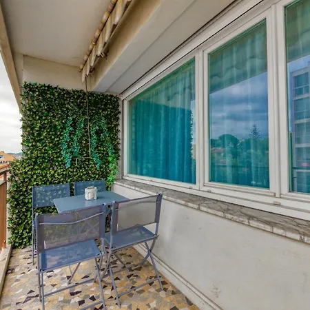 4p Modern & Secured Parking Apartment