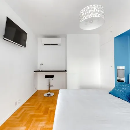 4p Modern & Secured Parking