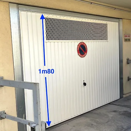 4p Modern & Secured Parking *