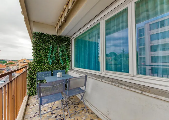4p Modern & Secured Parking Apartment
