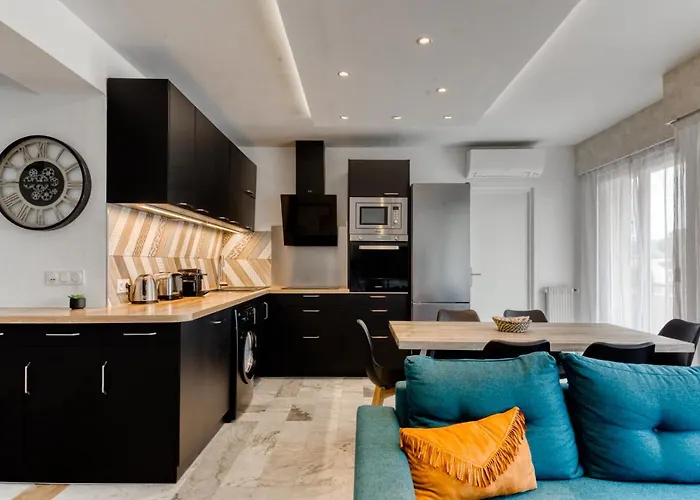 Apartment 4p Modern & Secured Parking *
